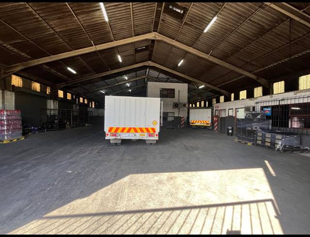 10,592M² WAREHOUSE FOR SALE IN WILSONIA